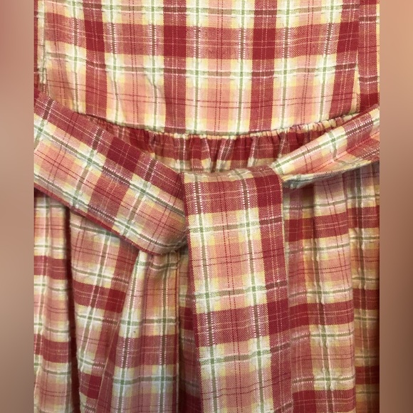 50ish style fit and flair strapless dress - Picture 11 of 14